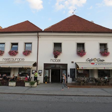 Hotel Cesky Dvur Beroun  Luaran gambar