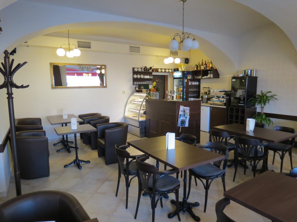 Hotel Cesky Dvur Beroun  Luaran gambar